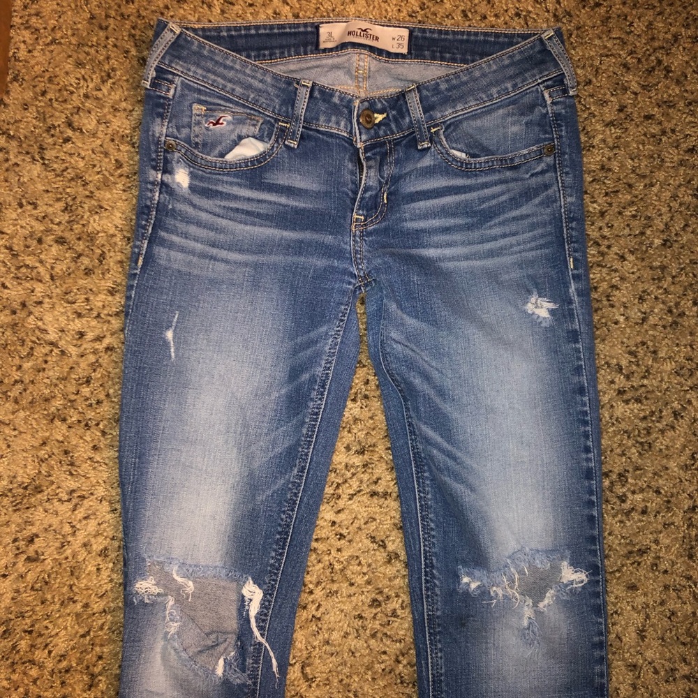 Distressed Hollister jeans 3L